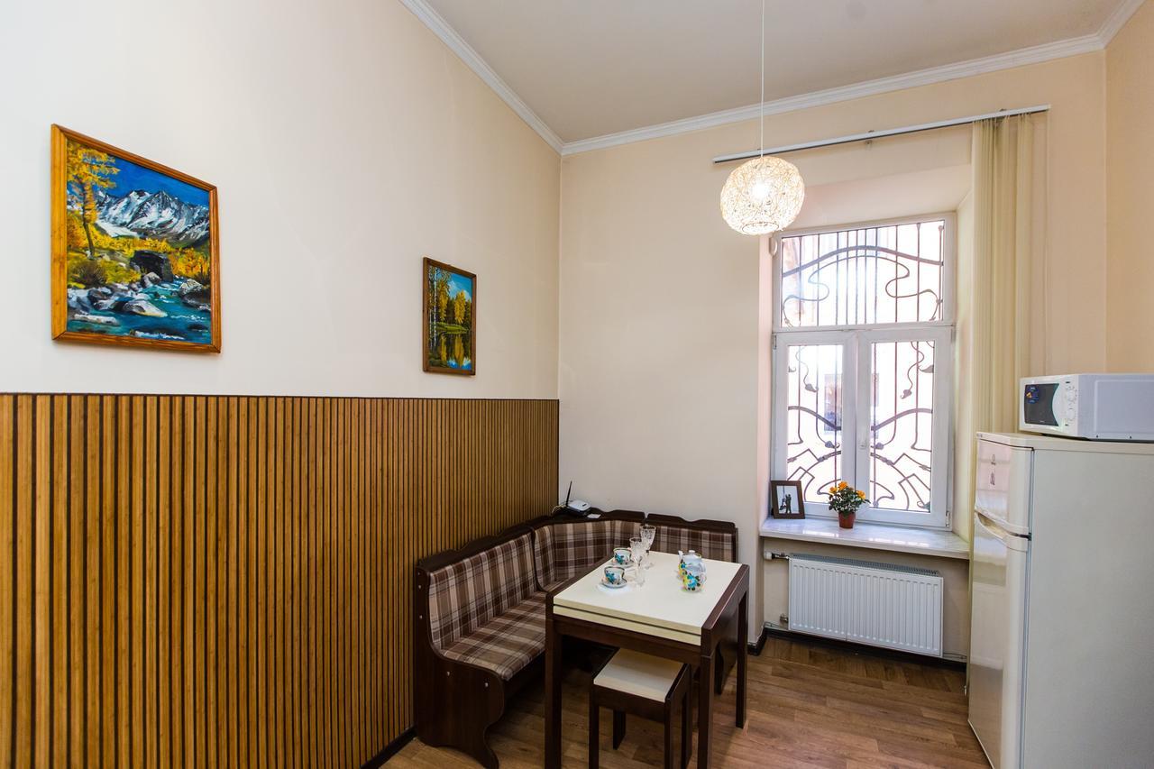 Luxury Central Two Bedroom Apartment Lviv Eksteriør billede