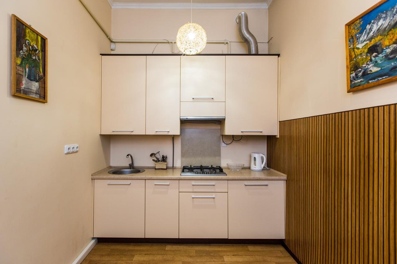 Luxury Central Two Bedroom Apartment Lviv Eksteriør billede