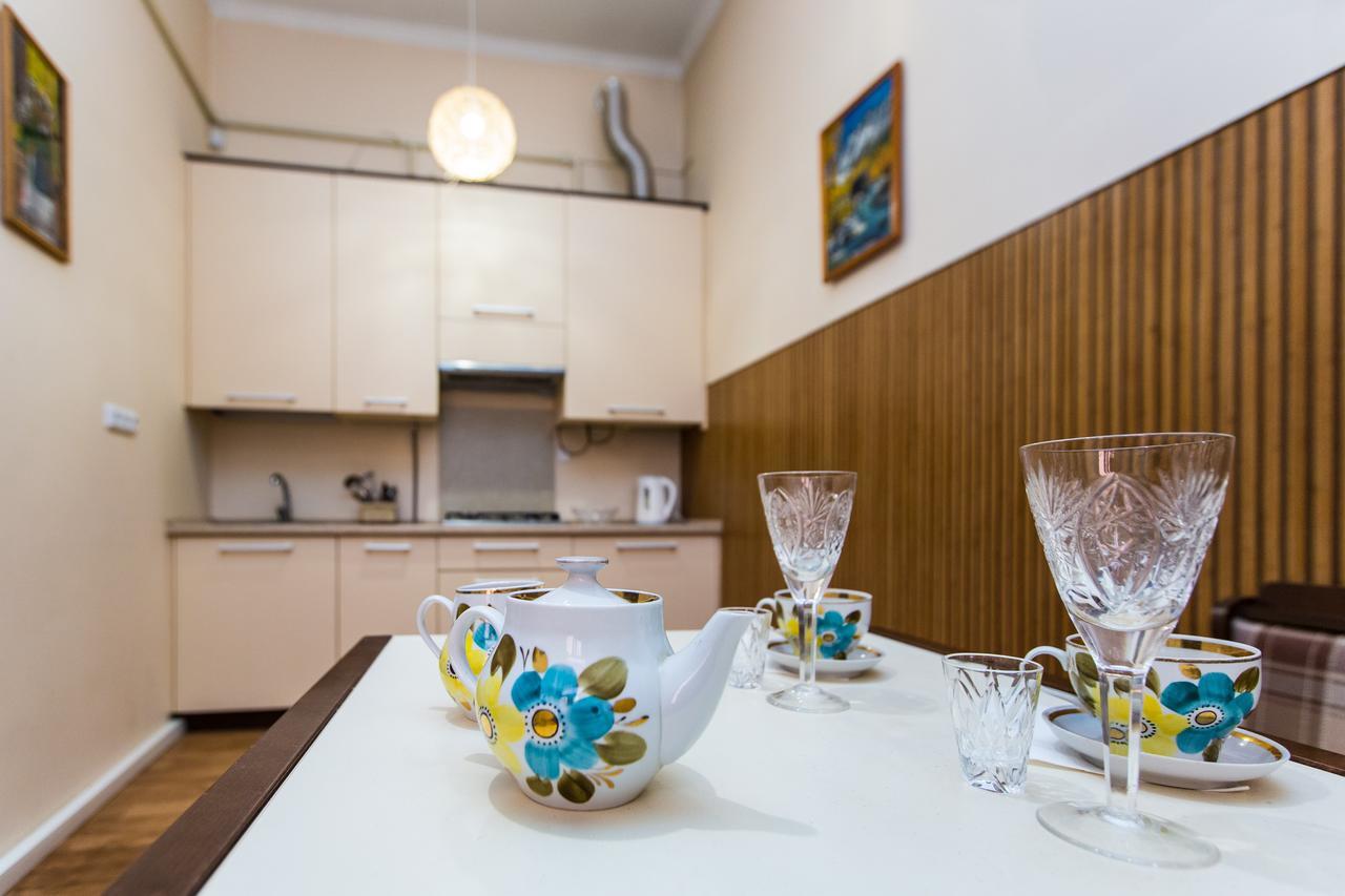 Luxury Central Two Bedroom Apartment Lviv Eksteriør billede